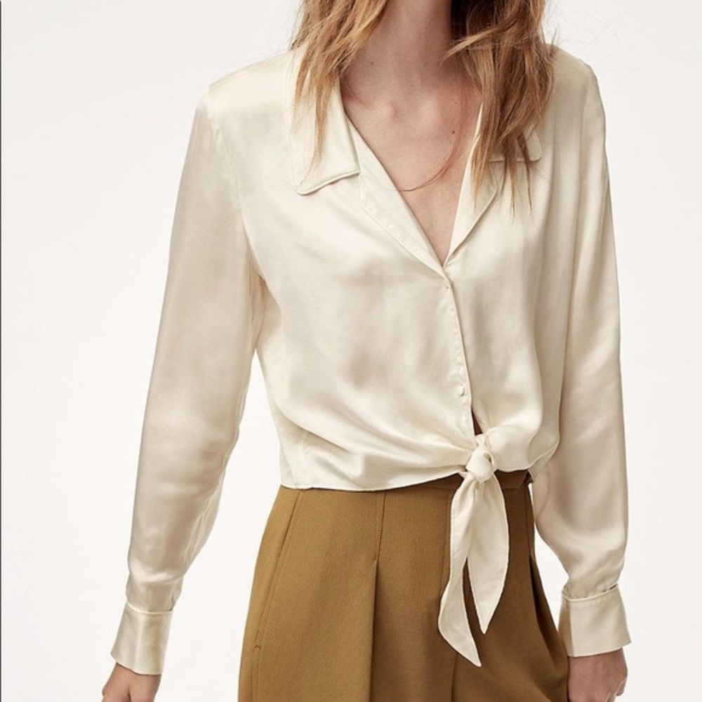 Worn Once! Aritzia Tie front Blouse in XXS